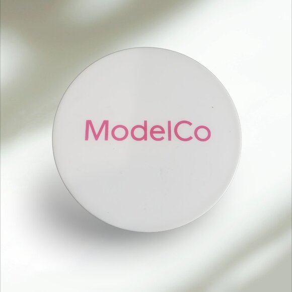 ModelCo Self-Tan Drying Powder - Picture 2 of 3
